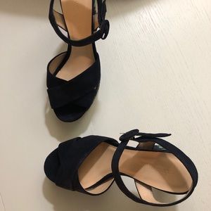 Club Monaco Shoes - Like new Club Monaco embroidered platform sandals Club Monaco Shoes - Like new Club Monaco embroidered platform sandals